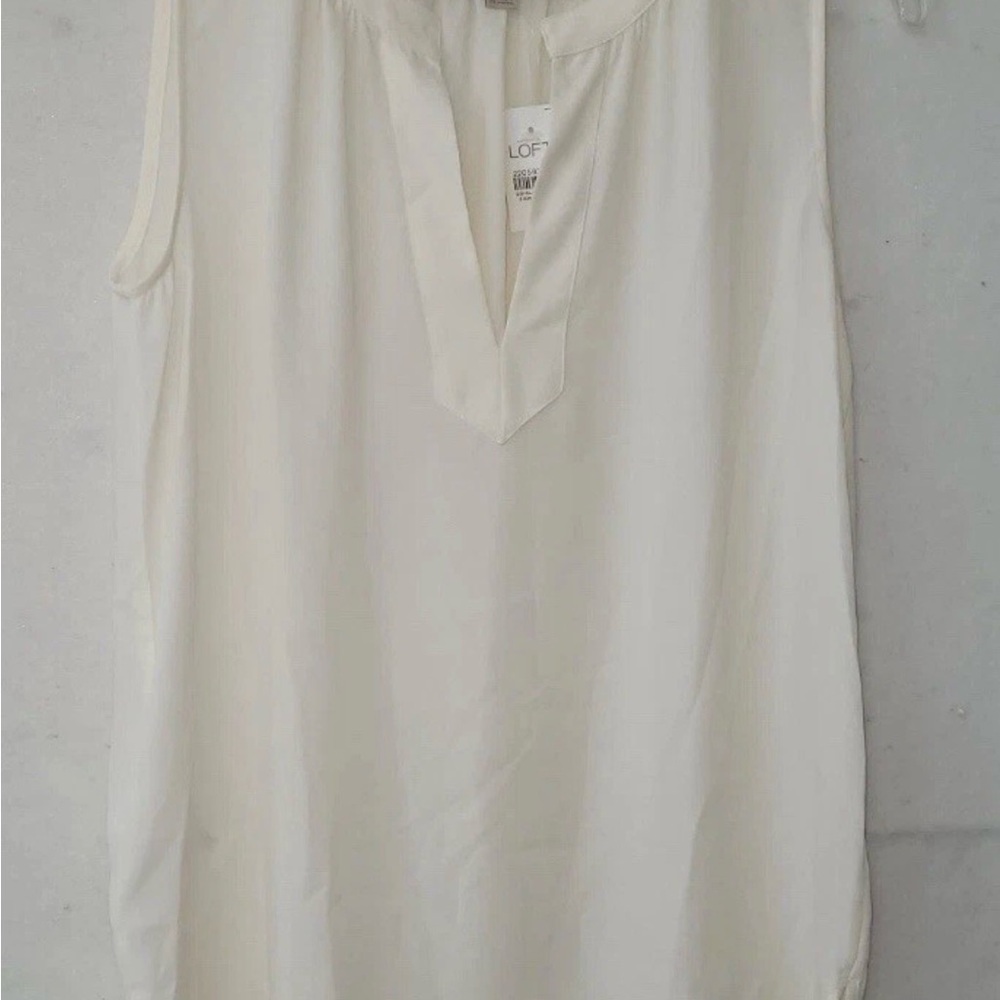 Loft Shirt Womens XS Ivory Sleeveless V-Neck Stretch Classic Layer Basic Shell